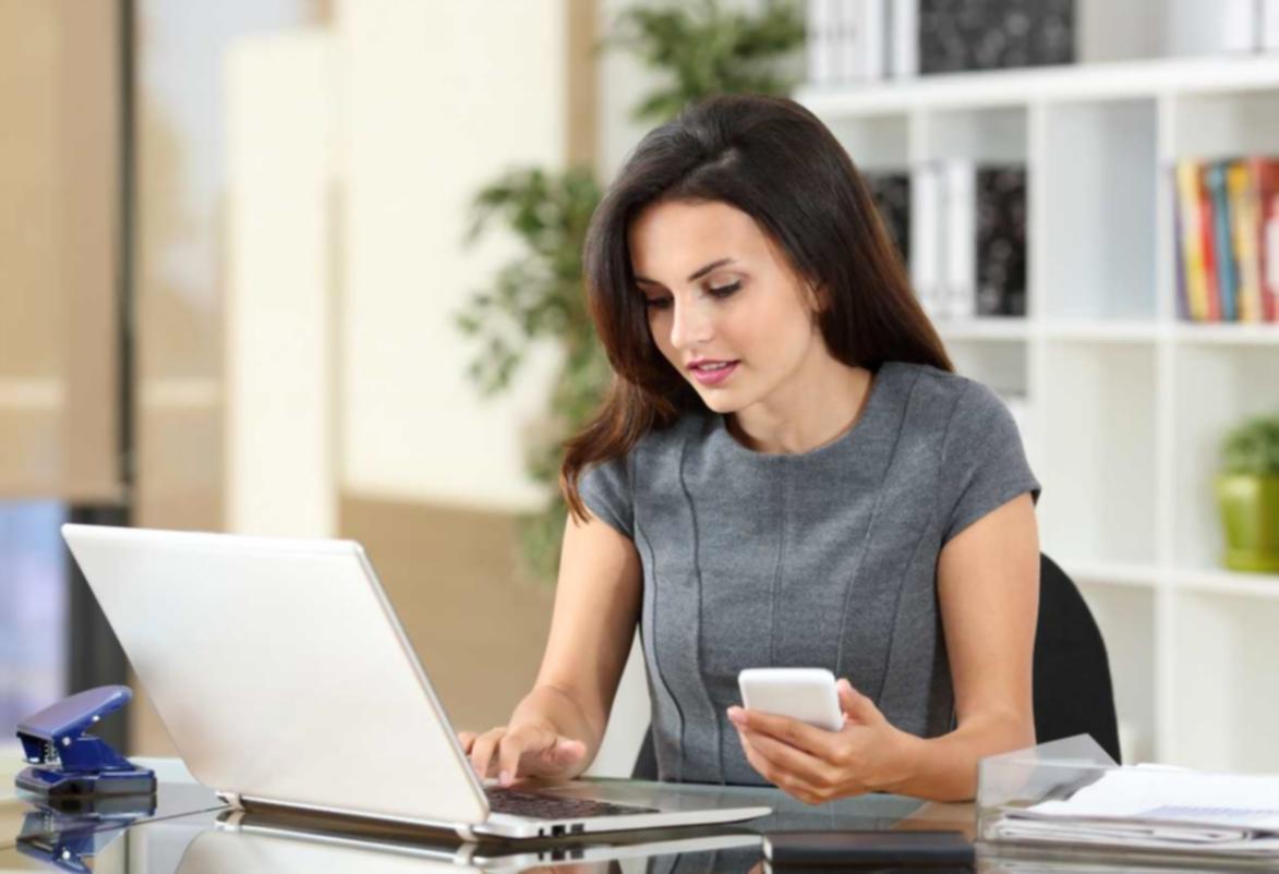 Calendario de webinars programados con temas específicos